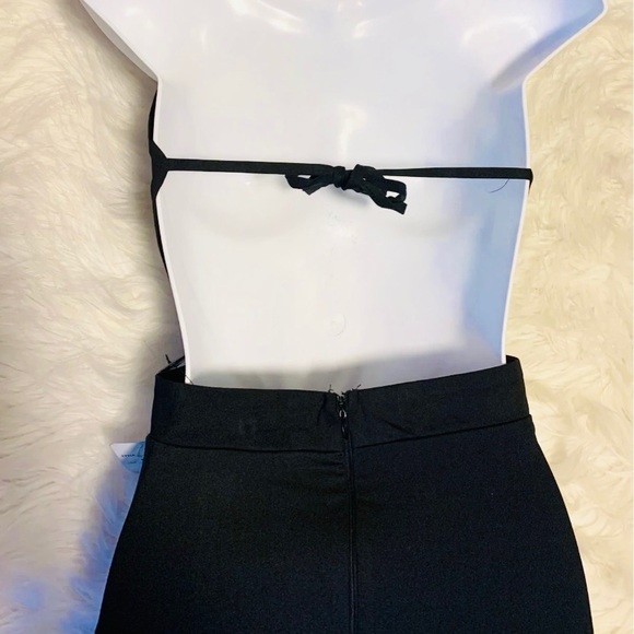 Black BodyCon Dress 🖤 - Picture 5 of 7